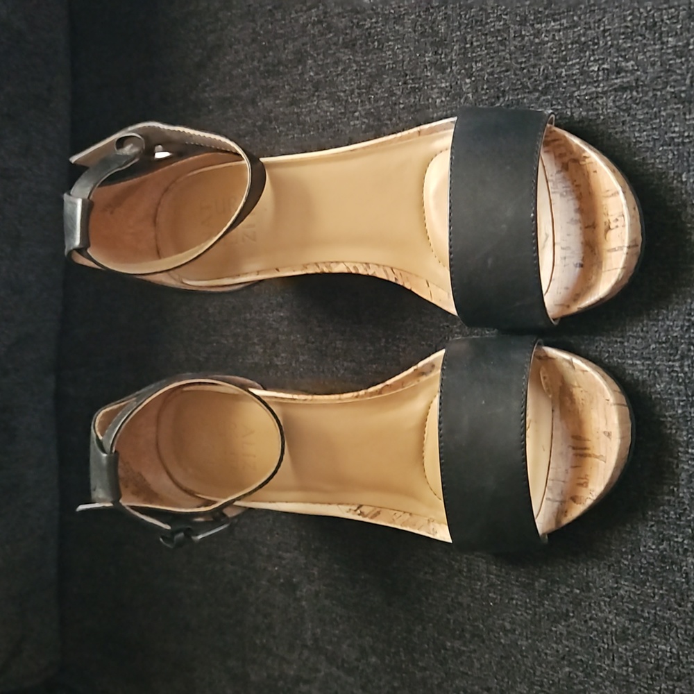 DOLCE Vita Wedges